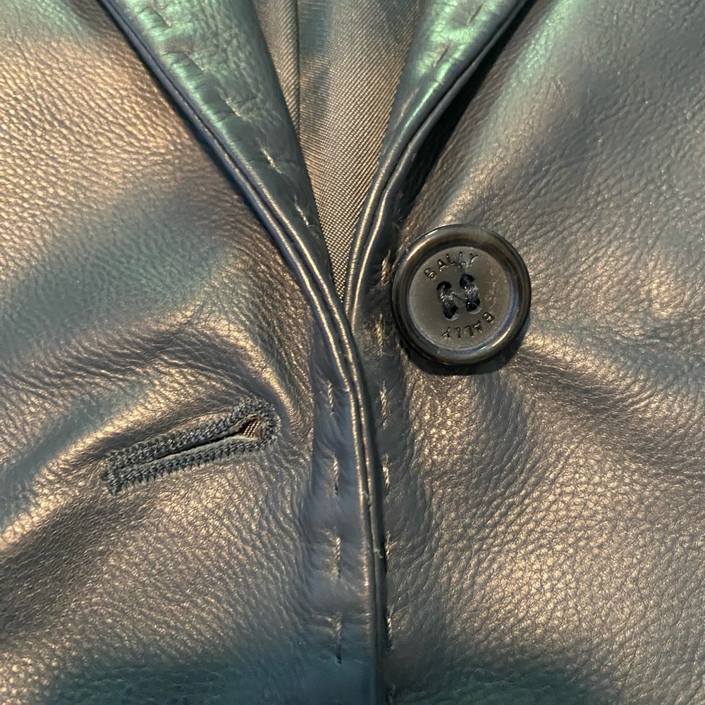 Bally women’s leather coat size 42 (US size 6) Never been worn! - Picture 2 of 9